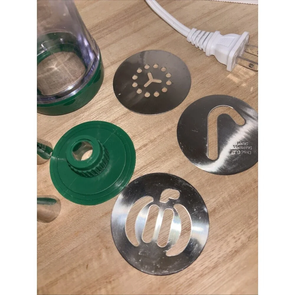 Cuisinart CCP-10 Electric Cookie Press with 3 Discs & 8 Decorating Tips - GREEN!